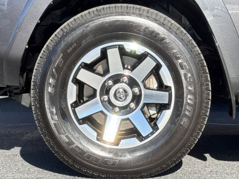 Certified 2023 Toyota 4Runner TRD Off-Road Premium image 13