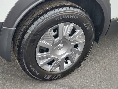 New 2026 Nissan Kicks S image 3