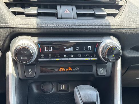 Used 2024 Toyota RAV4 XLE FWD image 24