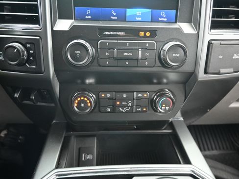 Used 2021 Ford F250 XLT w/ FX4 Off-Road Package AWD/4WD image 25