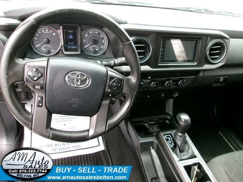 Used 2016 Toyota Tacoma TRD Off-Road w/ Exterior Package image 25