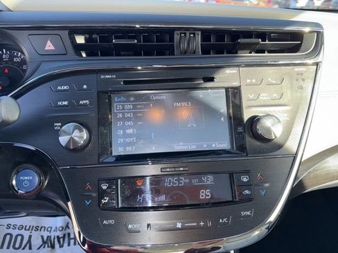 Used 2018 Toyota Avalon XLE Premium image 18