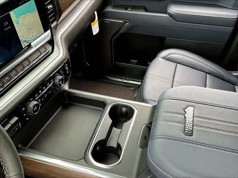 New 2025 Chevrolet Silverado 2500 High Country w/ High Country Premium Package image 8