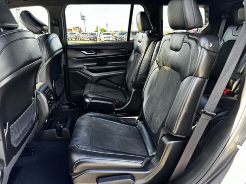 Used 2025 Jeep Grand Cherokee L Altitude RWD image 26