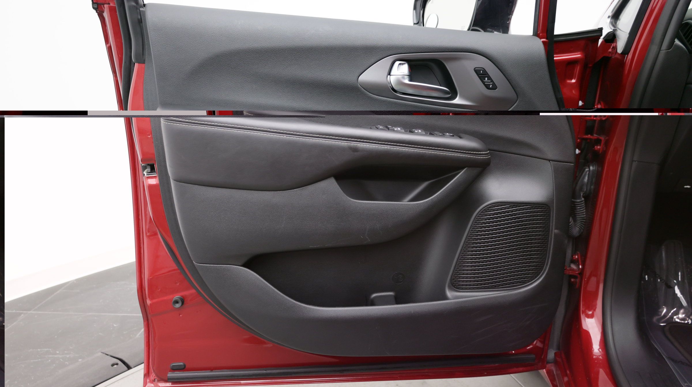 Used 2026 Chrysler Pacifica Select FWD image 13