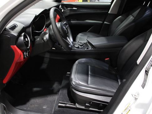 Used 2018 Alfa Romeo Stelvio Base image 20