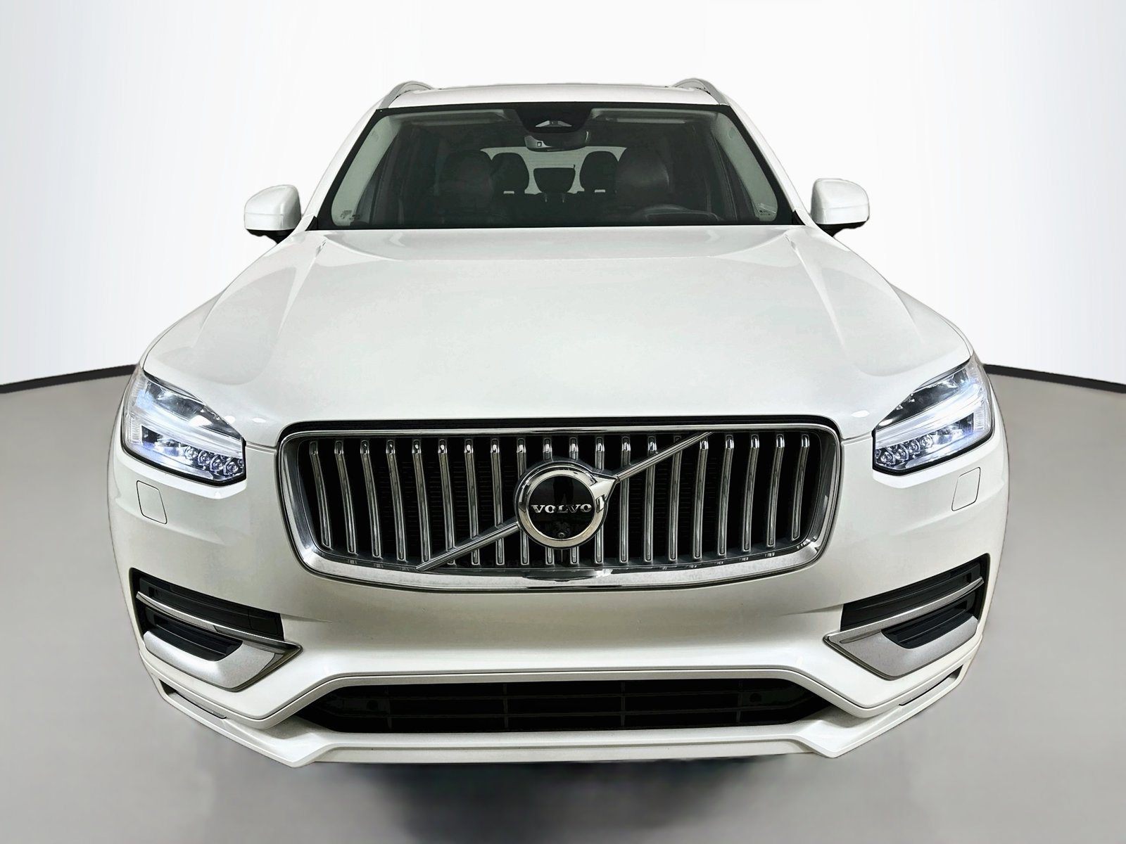 Certified 2024 Volvo XC90 B6 Ultimate w/ Protection Package Premier AWD/4WD image 2
