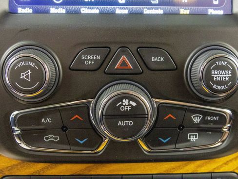 Used 2018 RAM 2500 Longhorn w/ Convenience Group image 32