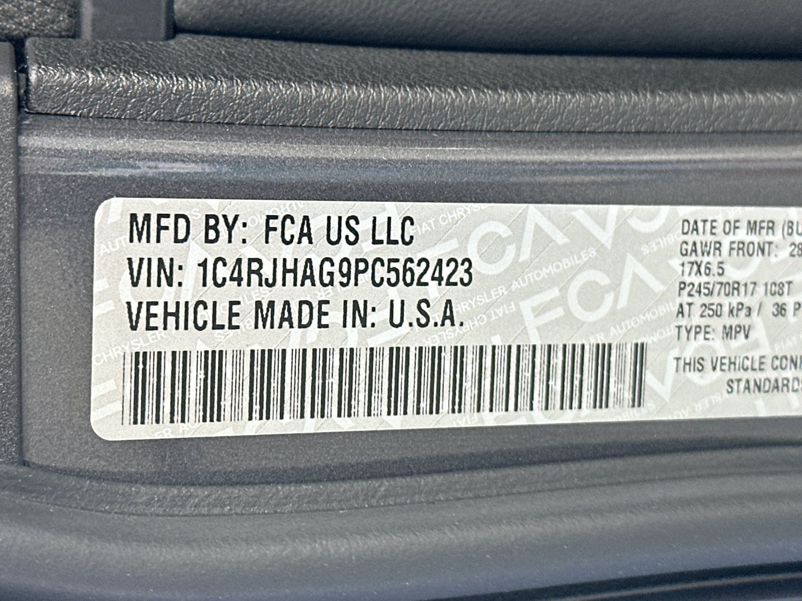 Used 2023 Jeep Grand Cherokee Laredo AWD/4WD image 29