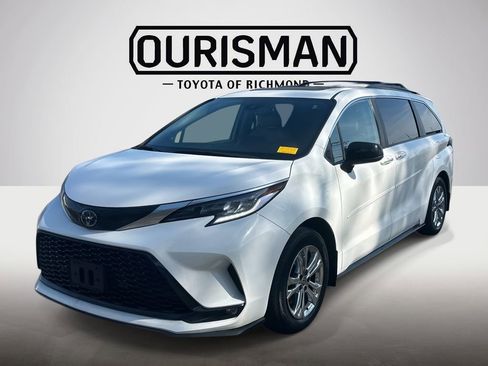 Certified 2023 Toyota Sienna XSE w/ XSE Plus Package image 11