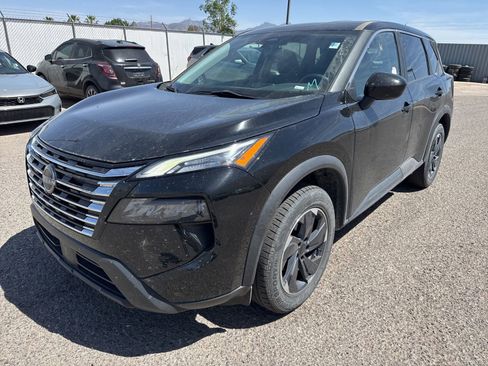 Used 2024 Nissan Rogue SV FWD image 1