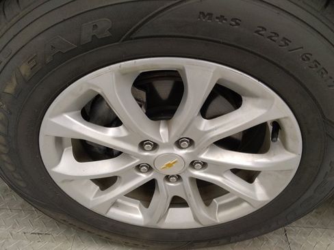 Used 2019 Chevrolet Equinox LS w/ LPO, Floor Liner Package image 31