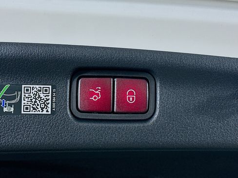 Certified 2025 Mercedes-Benz C 300 4MATIC Sedan image 35