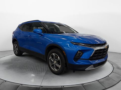 Used 2024 Chevrolet Blazer LT w/ Convenience Package FWD image 4