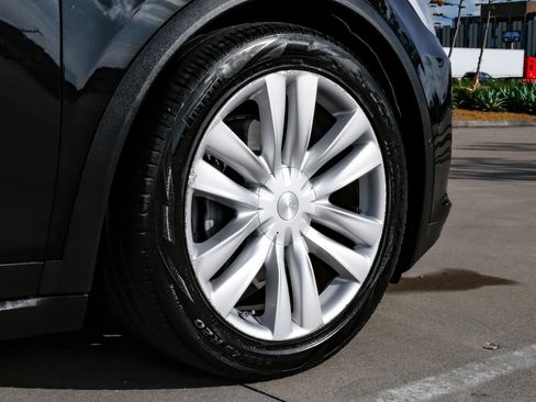 Used 2016 Tesla Model X 75D AWD/4WD image 57