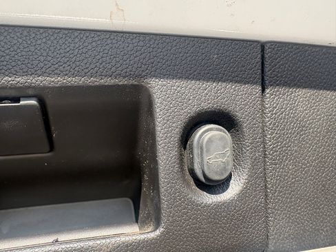 Used 2018 GMC Yukon XL Denali w/ Denali Ultimate Package image 12