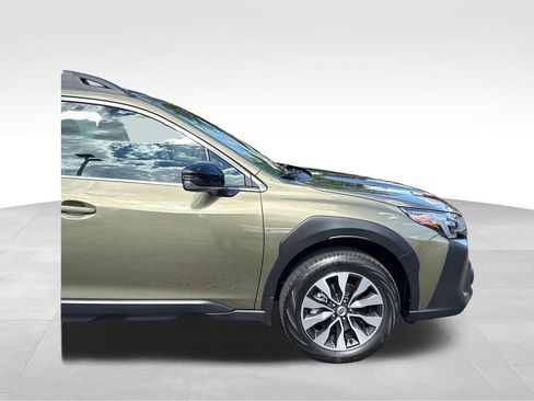 Used 2025 Subaru Outback Limited XT w/ Popular Package #2 AWD/4WD image 32