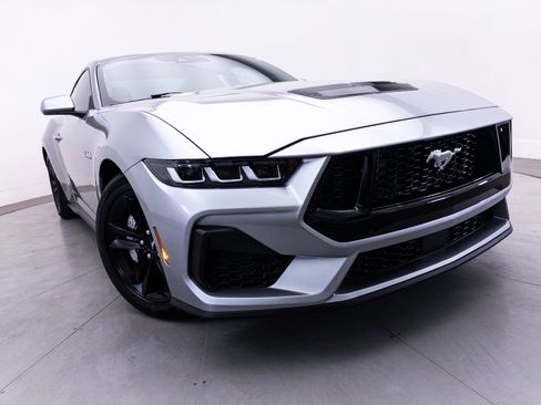 Used 2024 Ford Mustang GT RWD image 5