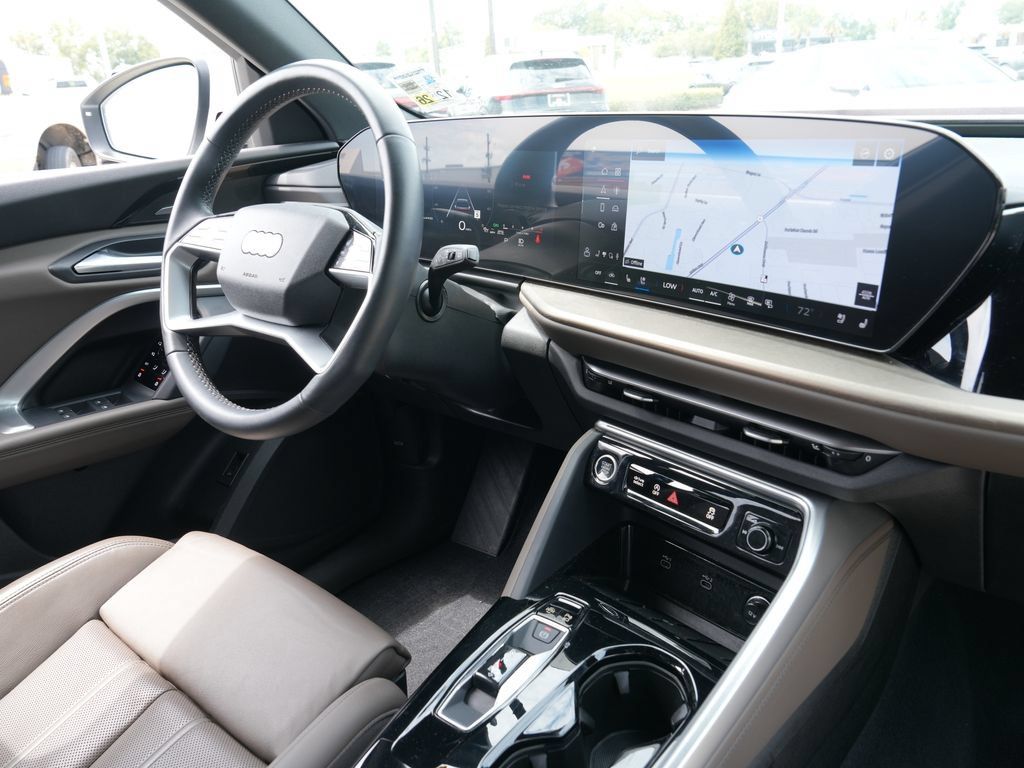 Used 2025 Audi Q5 Premium Plus w/ Premium Plus AWD/4WD image 17