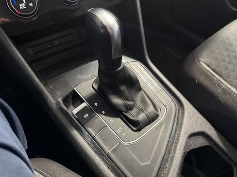 Used 2018 Volkswagen Tiguan S image 25