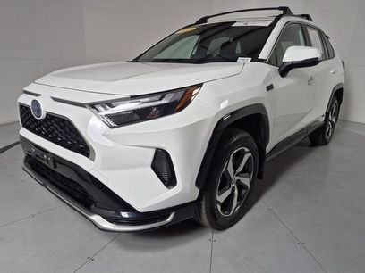 Used 2022 Toyota RAV4 SE w/ Weather & Moonroof Package