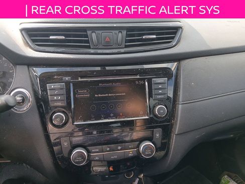 Used 2018 Nissan Rogue SV image 14