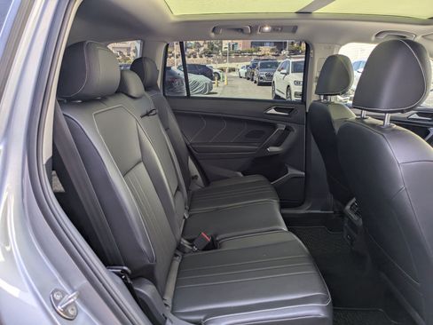 Used 2022 Volkswagen Tiguan SE AWD/4WD image 26