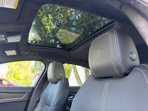 Used 2022 Jaguar XF R-Dynamic SE AWD/4WD image 22