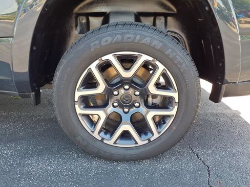 Used 2026 RAM 1500 Laramie AWD/4WD image 9