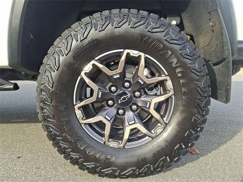 Certified 2025 Chevrolet Colorado ZR2 w/ Technology Package image 8