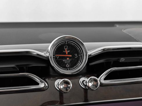 New 2025 Bentley Bentayga image 34