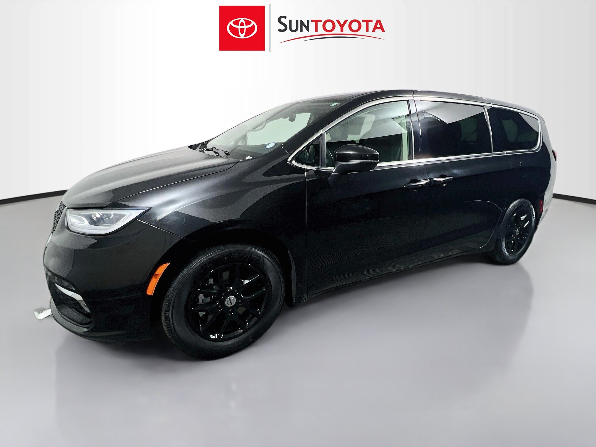 Used 2023 Chrysler Pacifica Touring-L FWD image 9