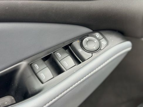 Used 2019 Buick Enclave Essence image 21