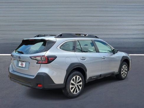Certified 2024 Subaru Outback AWD/4WD image 3