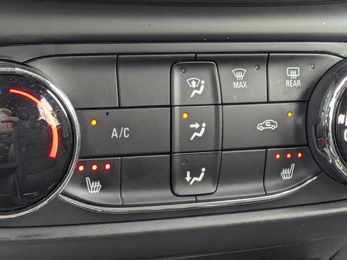 Certified 2022 Chevrolet TrailBlazer RS FWD image 21