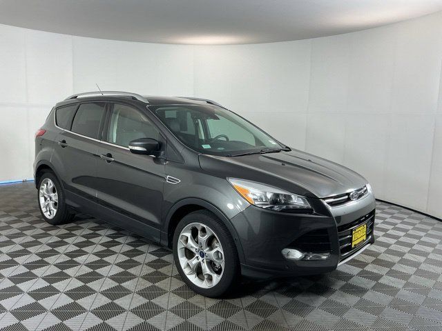 Used 2016 Ford Escape Titanium w/ Equipment Group 301A AWD/4WD image 3