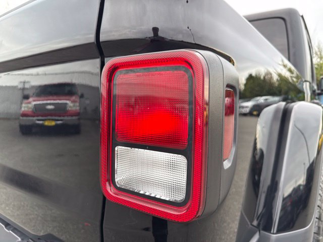 Used 2022 Jeep Gladiator Mojave w/ Trailer Tow Package AWD/4WD image 13