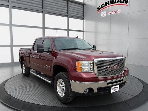 Used 2009 GMC Sierra 2500 SLT w/ Entertainment Package AWD/4WD image 2