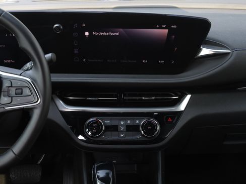 Used 2024 Buick Envista Sport Touring image 8