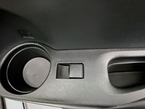Used 2026 Toyota Corolla Cross L FWD image 30
