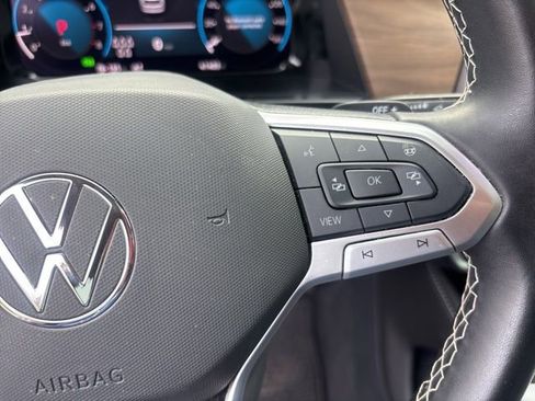 Used 2025 Volkswagen Atlas SE w/ Panoramic Sunroof Package image 29