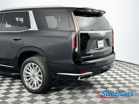 Used 2024 Cadillac Escalade Premium Luxury AWD/4WD image 55