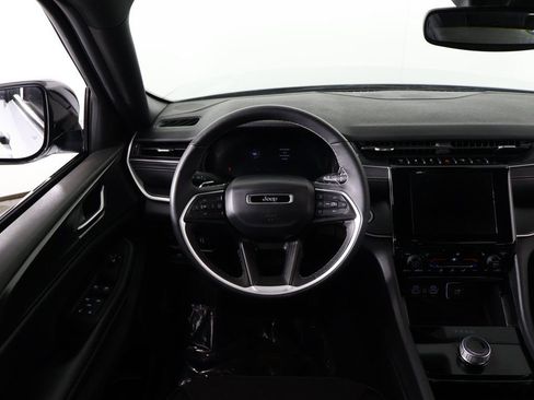 Used 2023 Jeep Grand Cherokee L Laredo image 36