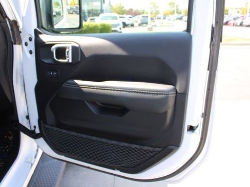 Used 2021 Jeep Wrangler Unlimited Sahara image 19