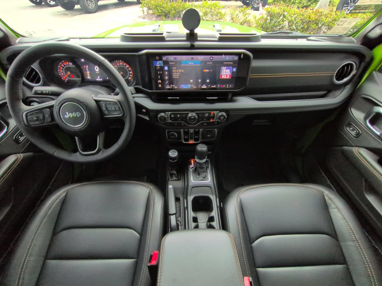 Used 2025 Jeep Gladiator Sport AWD/4WD image 15