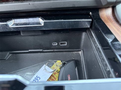 Used 2025 GMC Yukon Denali image 20