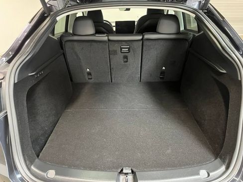 Used 2024 Tesla Model Y Long Range RWD image 14