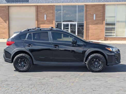 Used 2018 Subaru Crosstrek 2.0i Premium AWD/4WD image 2