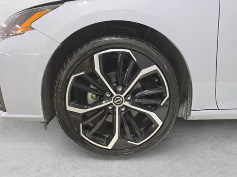 Used 2024 Nissan Altima 2.5 SR FWD image 23