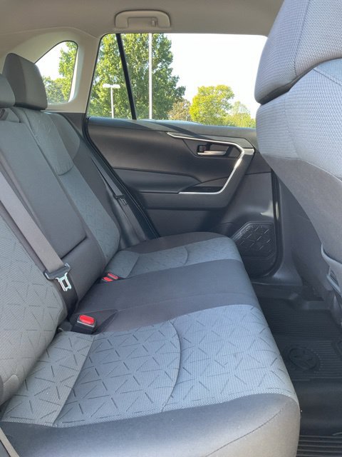 Used 2025 Toyota RAV4 XLE AWD/4WD image 18